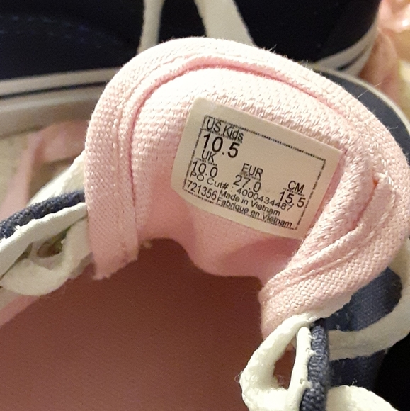 Vans - Picture 4 of 4